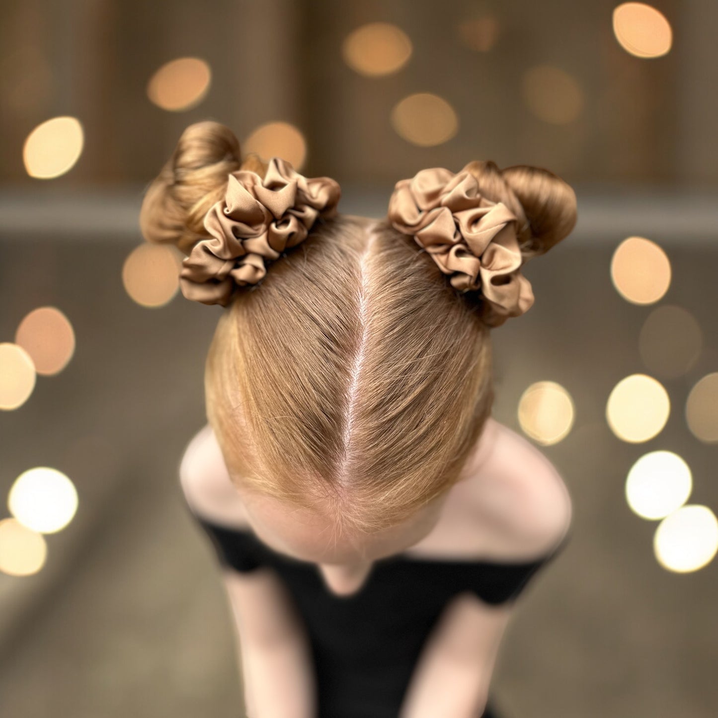 Scrunchies lichtbruin satijn 5 stuks