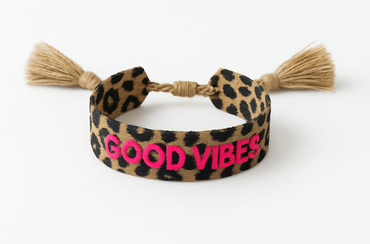 Geweven armbandje camel good vibes neon