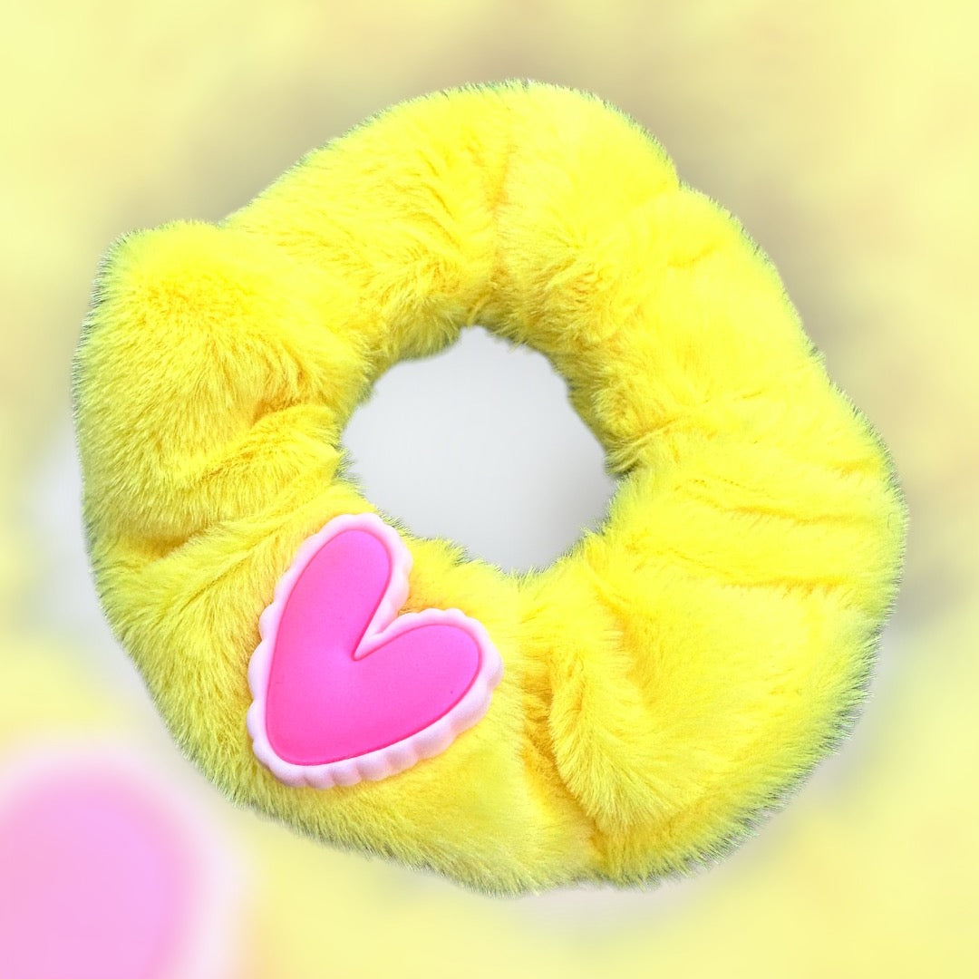 Scrunchie geel met hart